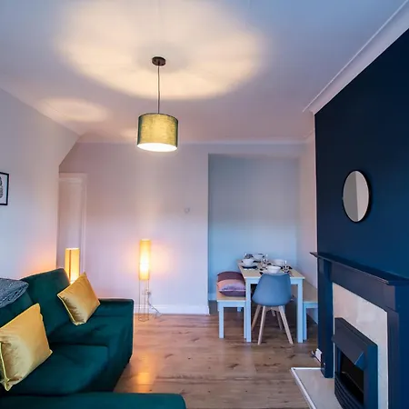 Outhouse Hideaway! Perfect For Long Garden Tatil Evi